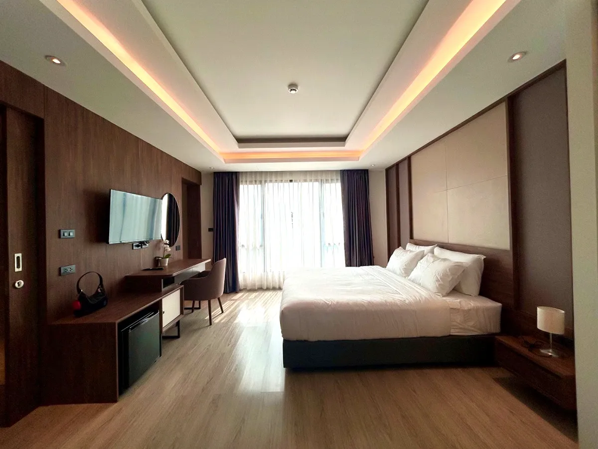Junior Suite Street View